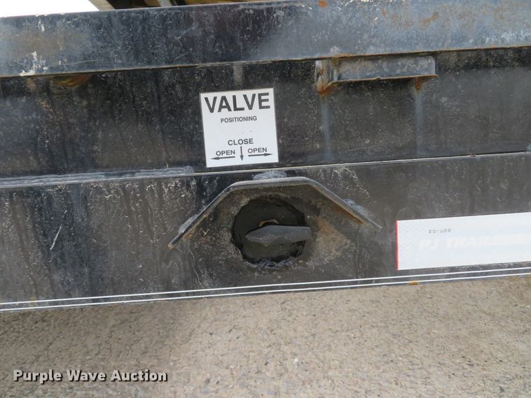 image for item DI2032 2018 PJ T6222 tilt deck equipment trailer