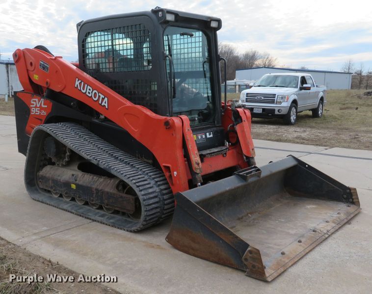 image for item DI2034 2016 Kubota SVL95-2S skid steer