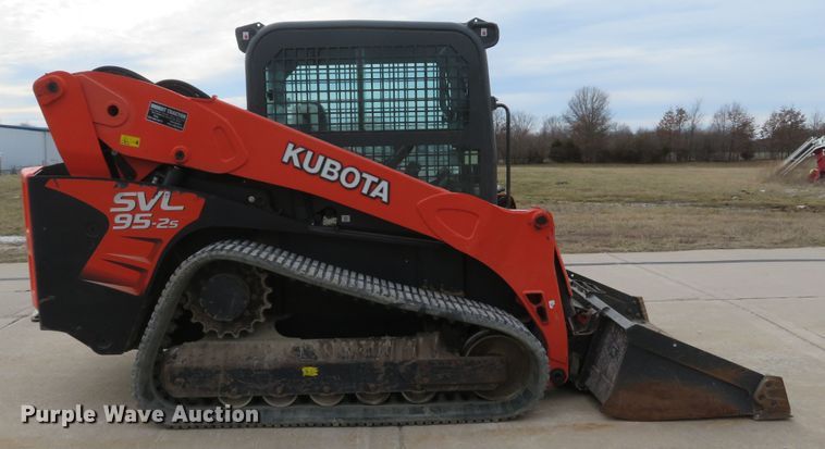 image for item DI2034 2016 Kubota SVL95-2S skid steer