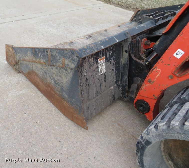 image for item DI2034 2016 Kubota SVL95-2S skid steer