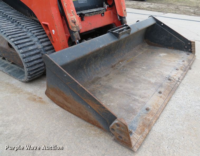 image for item DI2034 2016 Kubota SVL95-2S skid steer