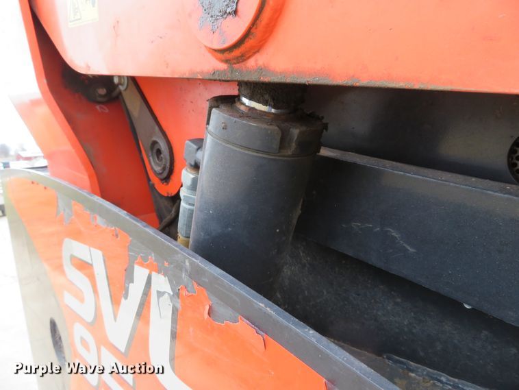 image for item DI2034 2016 Kubota SVL95-2S skid steer