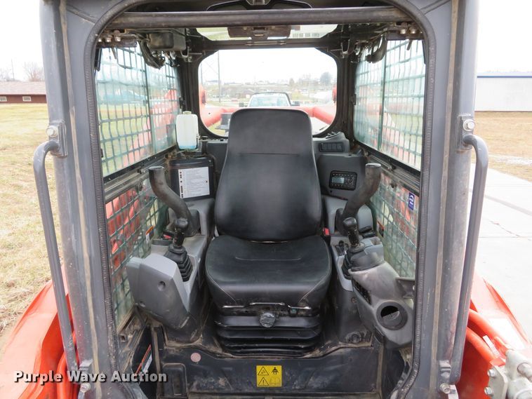 image for item DI2034 2016 Kubota SVL95-2S skid steer