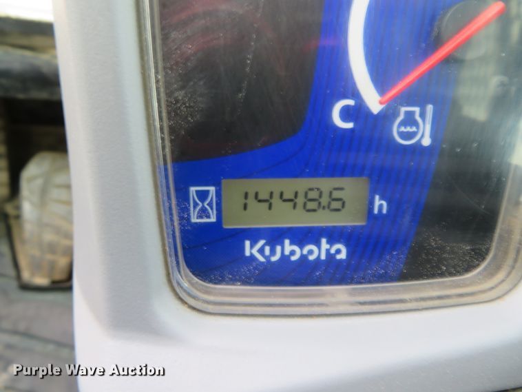 image for item DI2034 2016 Kubota SVL95-2S skid steer