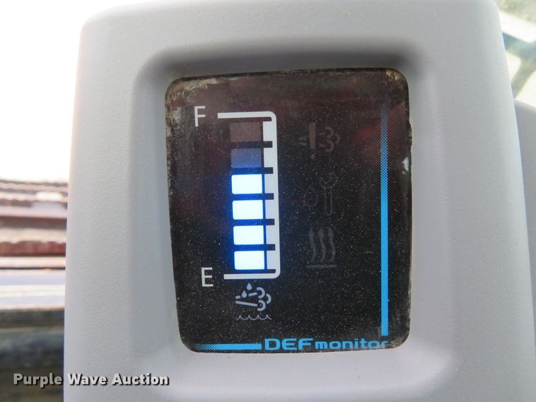 image for item DI2034 2016 Kubota SVL95-2S skid steer