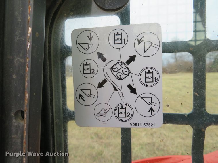 image for item DI2034 2016 Kubota SVL95-2S skid steer