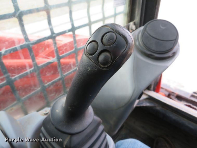 image for item DI2034 2016 Kubota SVL95-2S skid steer