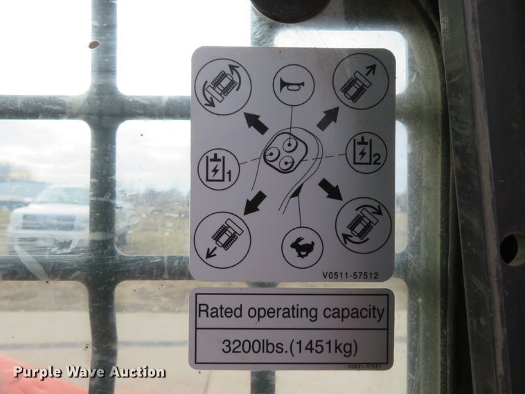 image for item DI2034 2016 Kubota SVL95-2S skid steer