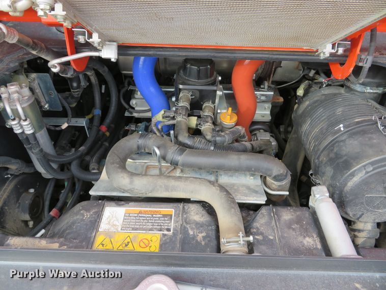 image for item DI2034 2016 Kubota SVL95-2S skid steer