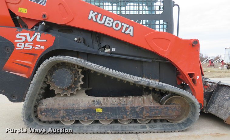 image for item DI2034 2016 Kubota SVL95-2S skid steer