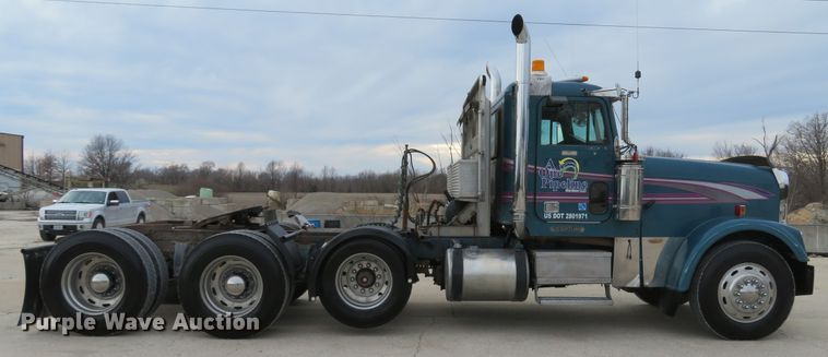 image for item DI2035 1995 Freightliner FLD semi truck