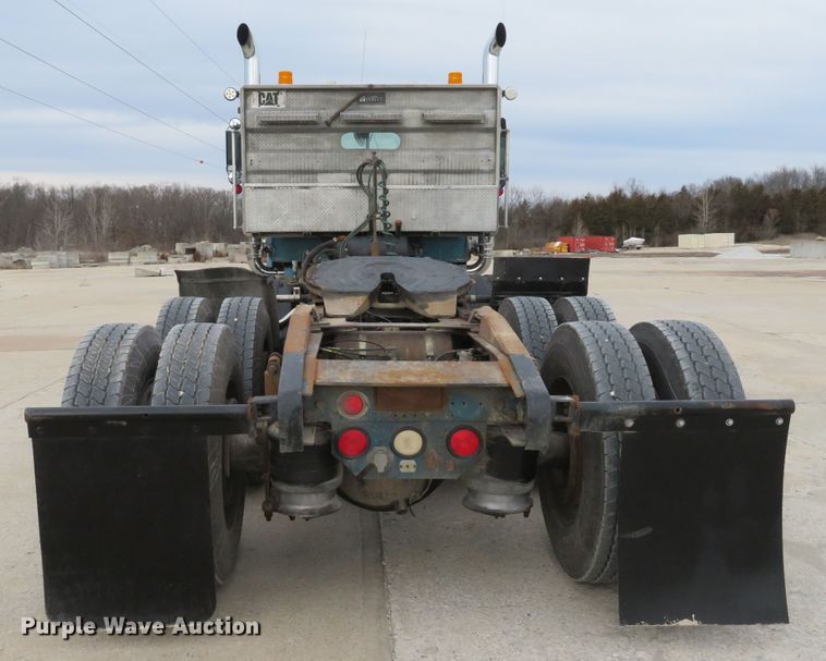 image for item DI2035 1995 Freightliner FLD semi truck