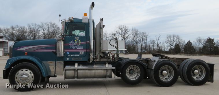 image for item DI2035 1995 Freightliner FLD semi truck