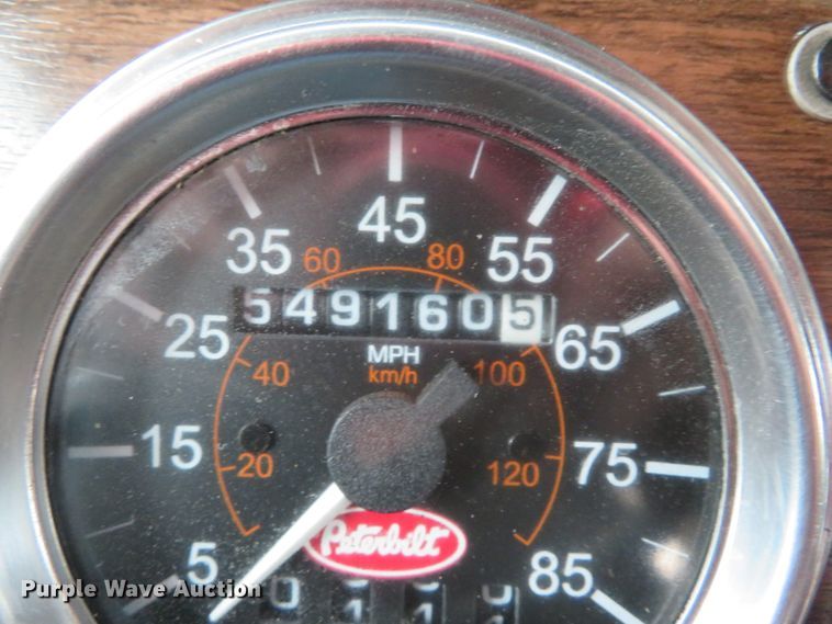 image for item DI2035 1995 Freightliner FLD semi truck