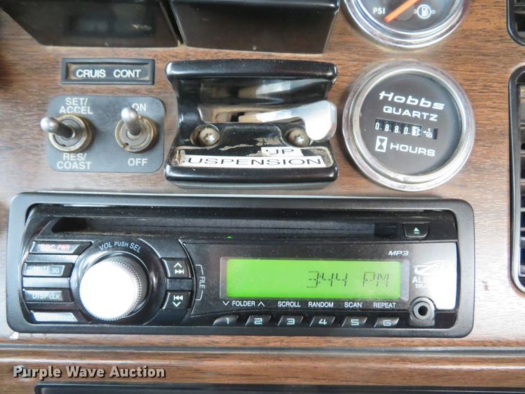 image for item DI2035 1995 Freightliner FLD semi truck