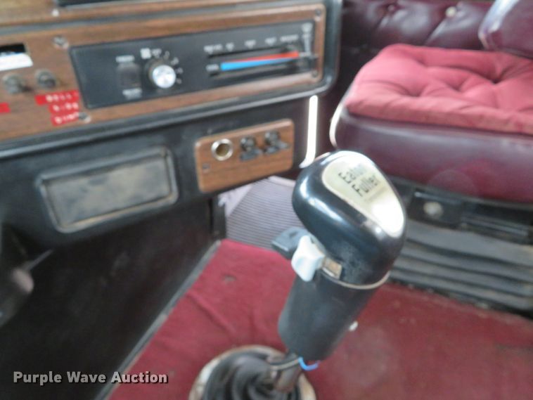 image for item DI2035 1995 Freightliner FLD semi truck