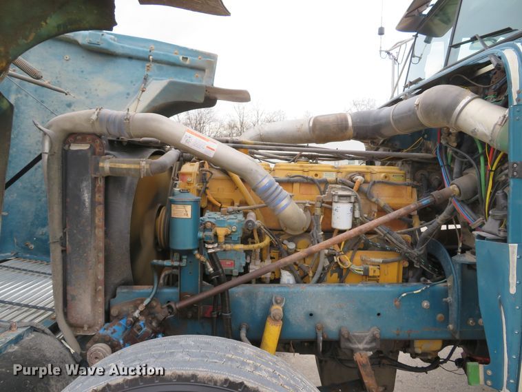 image for item DI2035 1995 Freightliner FLD semi truck