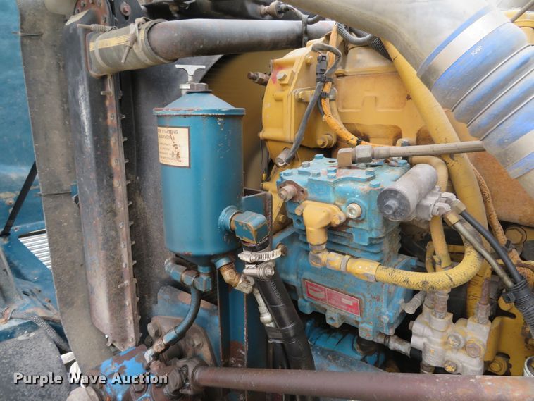 image for item DI2035 1995 Freightliner FLD semi truck