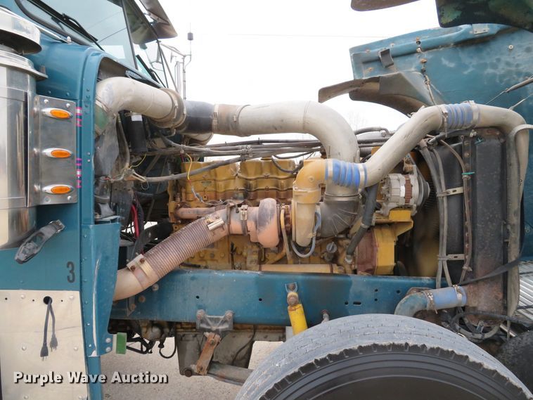 image for item DI2035 1995 Freightliner FLD semi truck