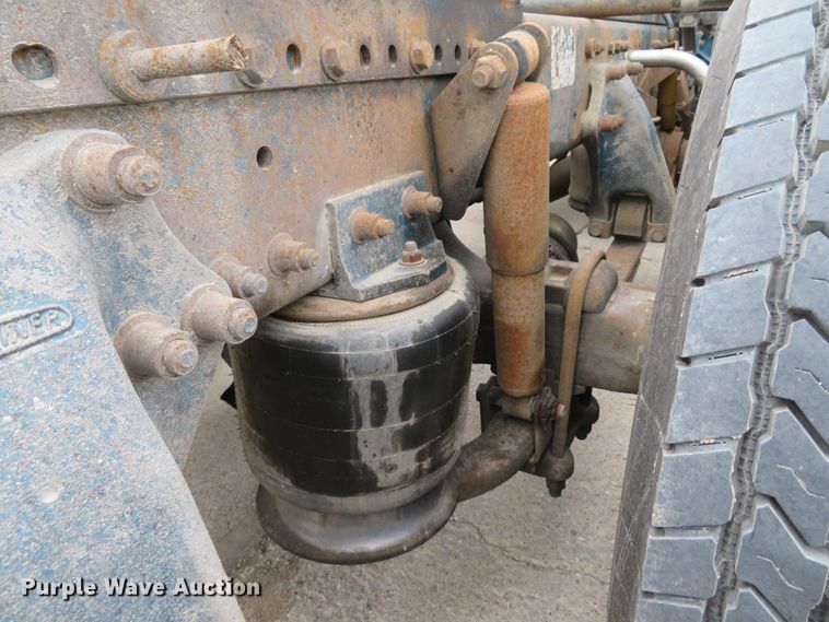 image for item DI2035 1995 Freightliner FLD semi truck