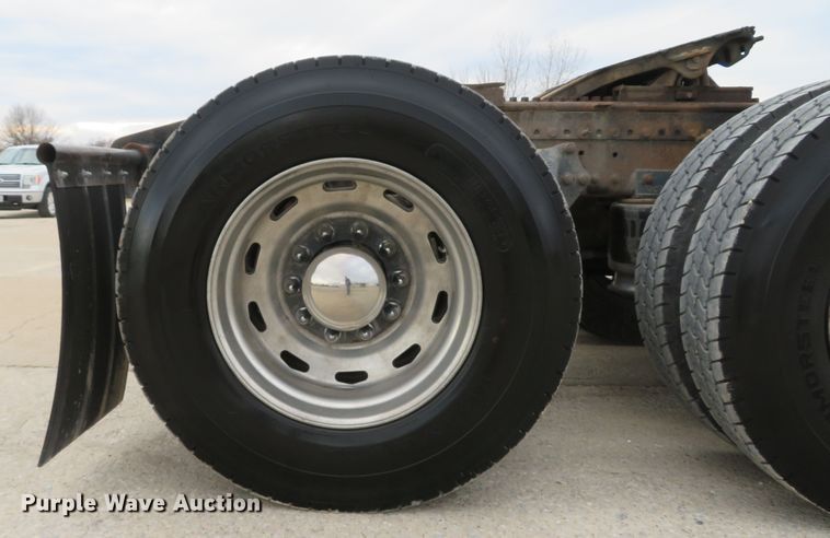 image for item DI2035 1995 Freightliner FLD semi truck