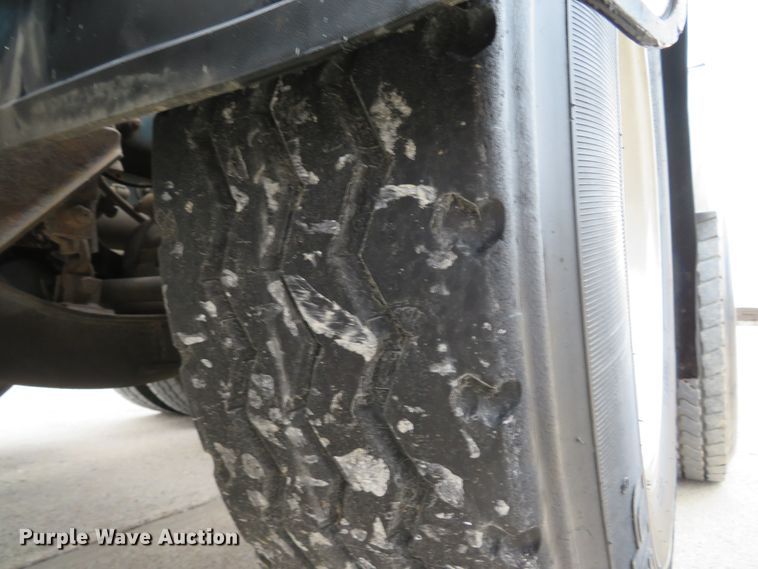 image for item DI2035 1995 Freightliner FLD semi truck