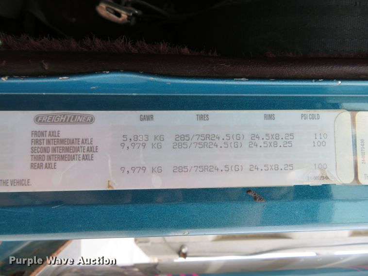 image for item DI2035 1995 Freightliner FLD semi truck