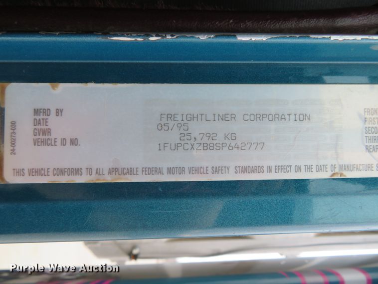 image for item DI2035 1995 Freightliner FLD semi truck