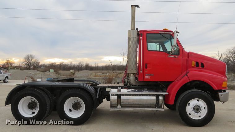image for item DI2036 2006 Sterling LT9513 semi truck