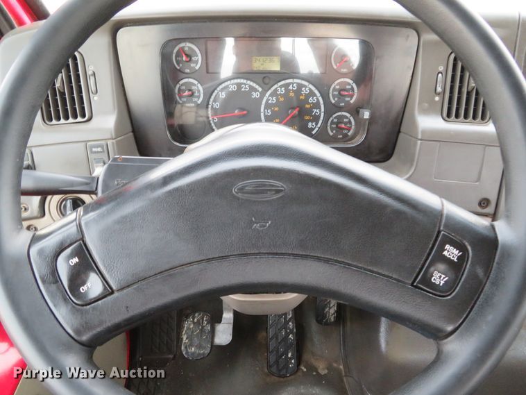 image for item DI2036 2006 Sterling LT9513 semi truck