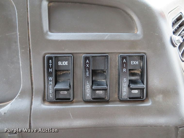 image for item DI2036 2006 Sterling LT9513 semi truck