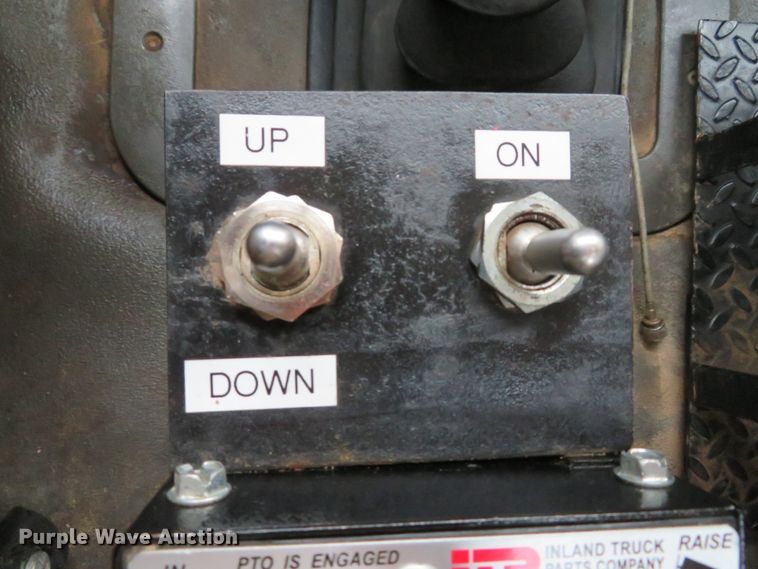 image for item DI2036 2006 Sterling LT9513 semi truck