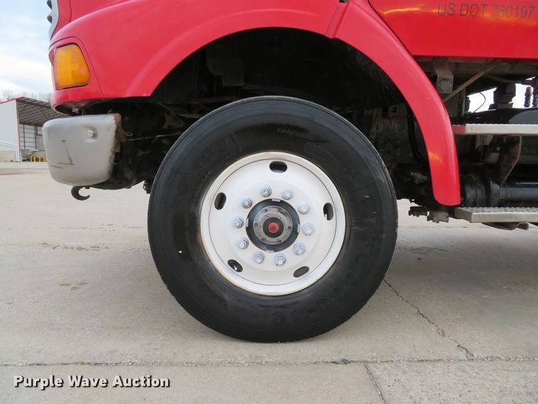 image for item DI2036 2006 Sterling LT9513 semi truck