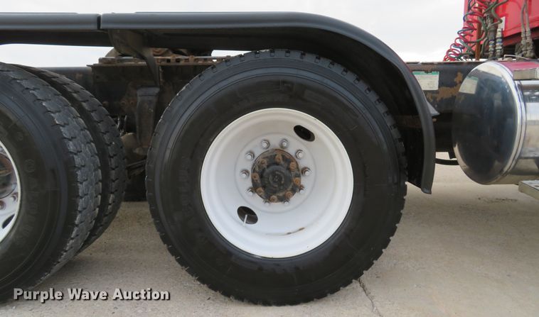 image for item DI2036 2006 Sterling LT9513 semi truck