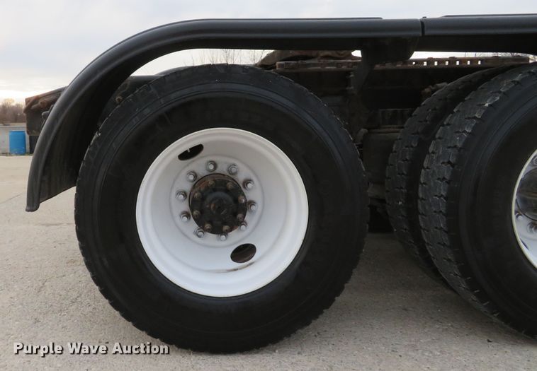 image for item DI2036 2006 Sterling LT9513 semi truck