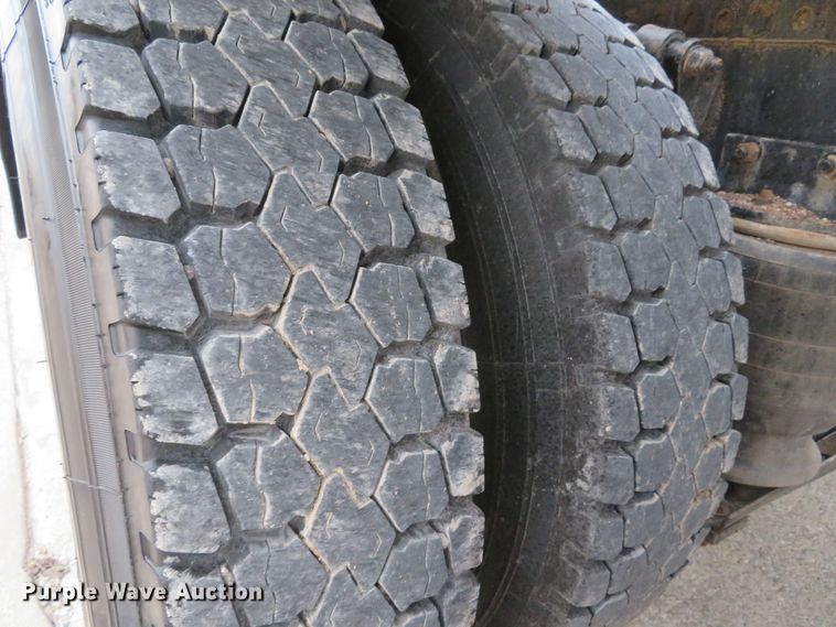 image for item DI2036 2006 Sterling LT9513 semi truck