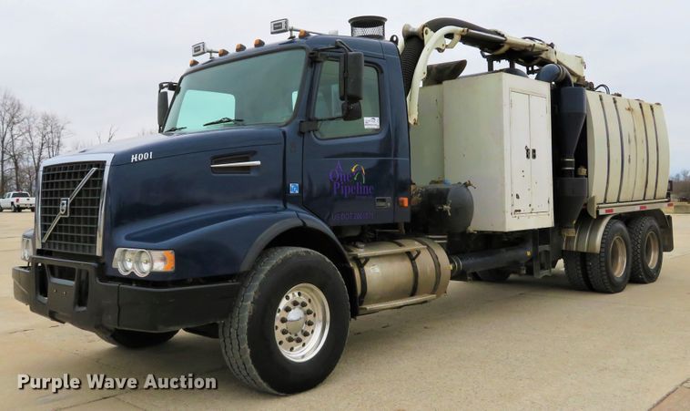 image for item DI2037 2008 Volvo VHD hydrovac truck