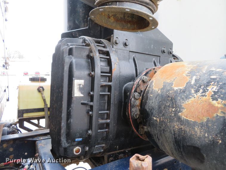 image for item DI2037 2008 Volvo VHD hydrovac truck