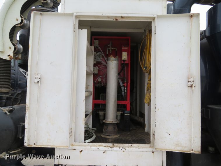 image for item DI2037 2008 Volvo VHD hydrovac truck