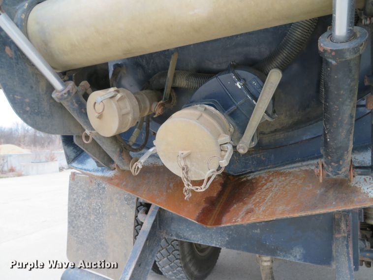 image for item DI2037 2008 Volvo VHD hydrovac truck