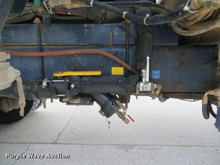 image for item DI2037 2008 Volvo VHD hydrovac truck