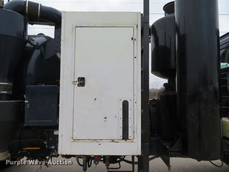 image for item DI2037 2008 Volvo VHD hydrovac truck