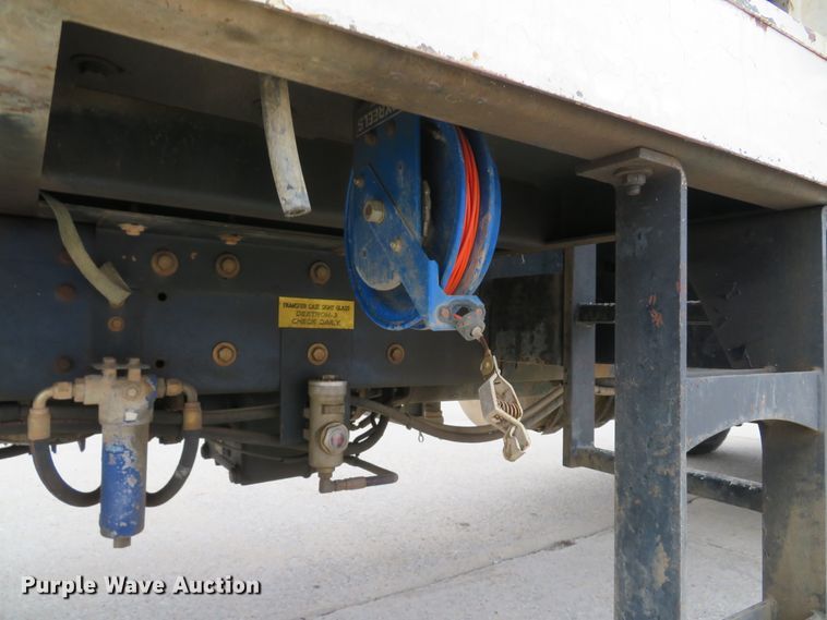 image for item DI2037 2008 Volvo VHD hydrovac truck