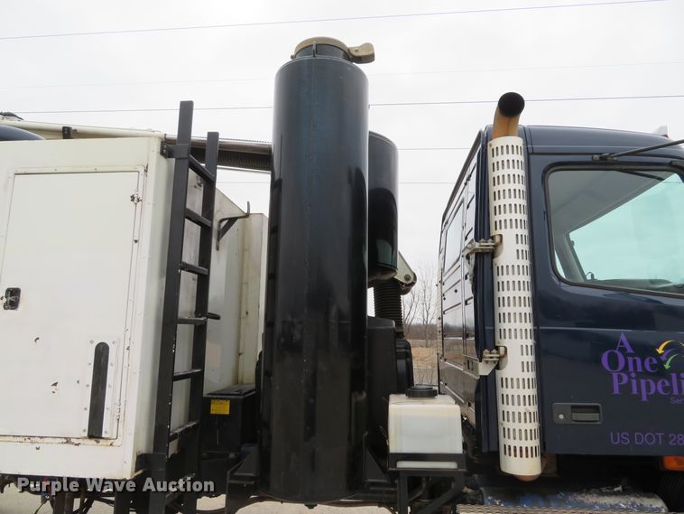image for item DI2037 2008 Volvo VHD hydrovac truck