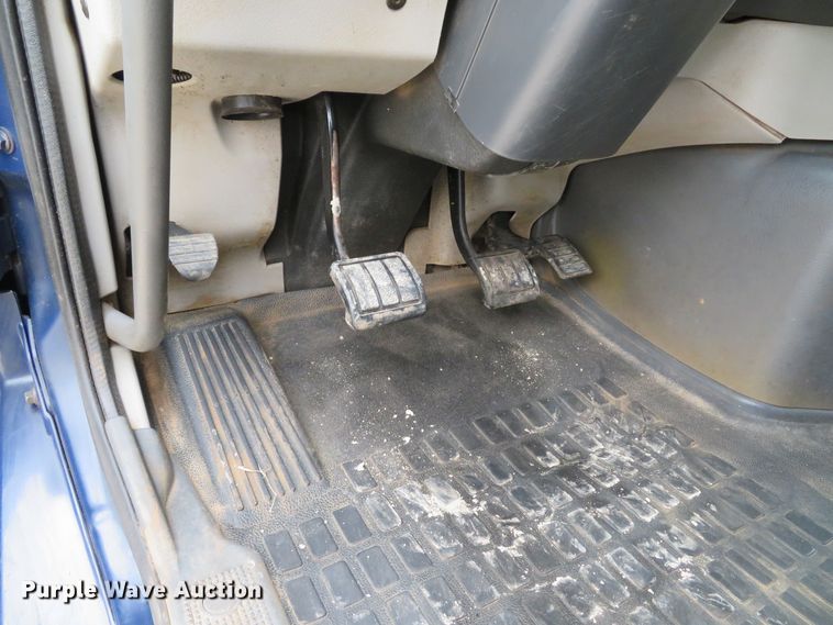 image for item DI2037 2008 Volvo VHD hydrovac truck