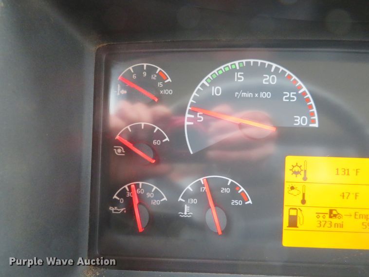 image for item DI2037 2008 Volvo VHD hydrovac truck