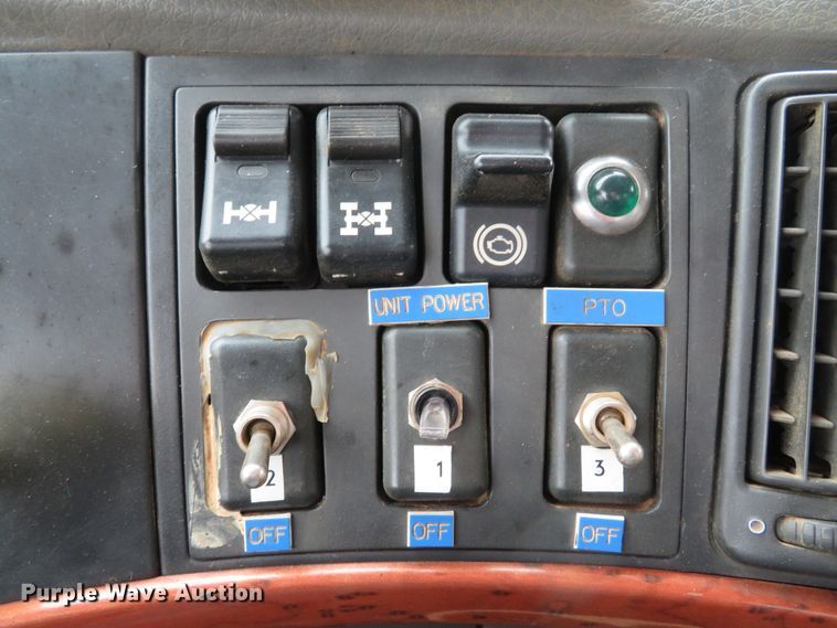 image for item DI2037 2008 Volvo VHD hydrovac truck