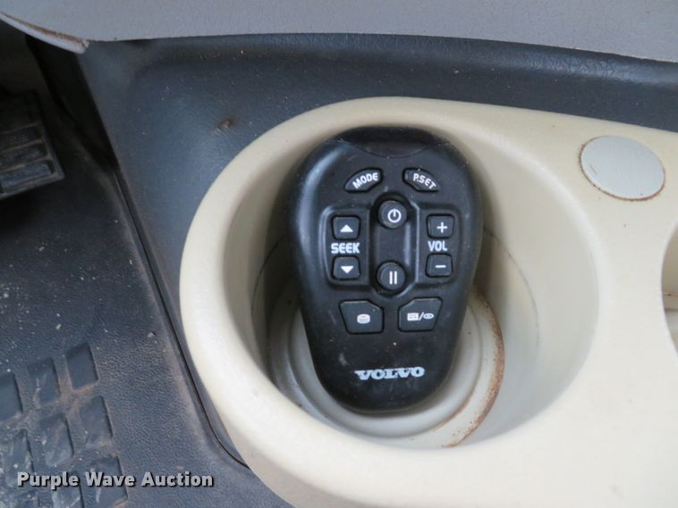 image for item DI2037 2008 Volvo VHD hydrovac truck