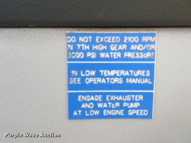 image for item DI2037 2008 Volvo VHD hydrovac truck