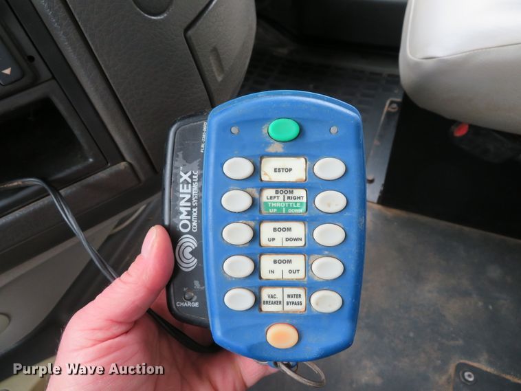 image for item DI2037 2008 Volvo VHD hydrovac truck